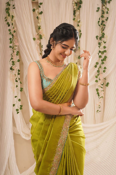 Parrot Green Kanjeevaram Silk Saree With Blouse